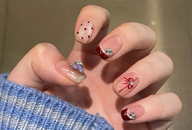 春日溫柔小短甲款式，南寧美甲行業(yè)推薦