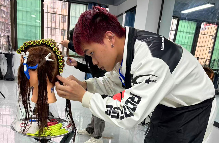 標(biāo)準(zhǔn)杠操作要點(diǎn)解析，廣西燙染培訓(xùn)排行總結(jié)