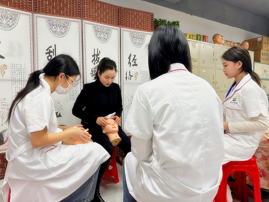 美容新手要掌握哪些知識(shí)？南寧美容面部護(hù)膚培訓(xùn)