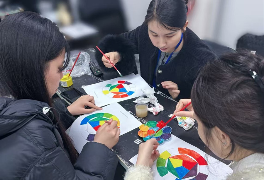 十二色相環(huán)有哪些顏色？廣西化妝基礎教學