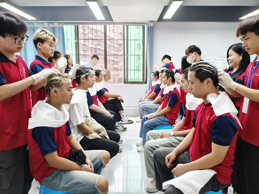 南寧美發(fā)洗護(hù)培訓(xùn)：如何快速坐著洗頭？