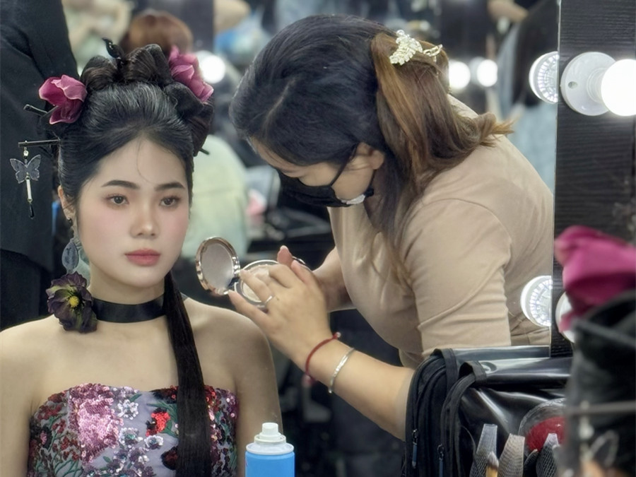 新中式妝容造型，從零學(xué)彩妝造型