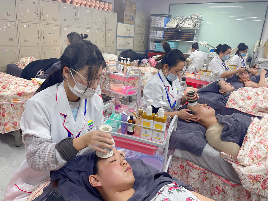 艾灸額頭的操作方法，從零基礎(chǔ)學(xué)艾灸