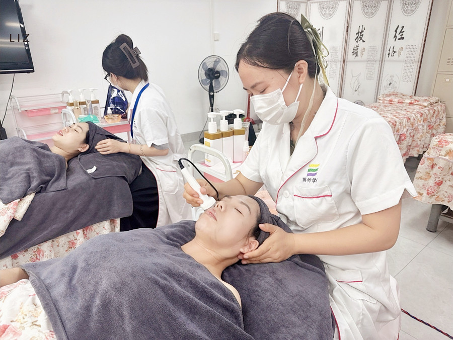 為什么要學(xué)會(huì)使用美容儀？廣西皮膚管理教學(xué)