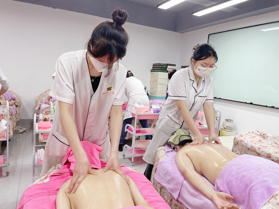 推背時(shí)如何發(fā)力？南寧美容美體教程