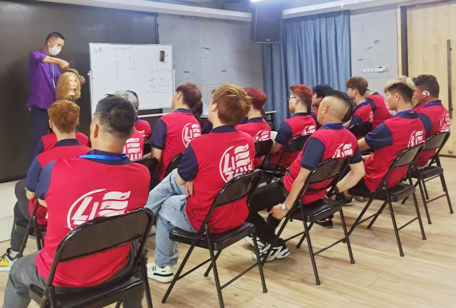 廣西學(xué)美發(fā)，廣西美業(yè)培訓(xùn)學(xué)校推薦麗竹學(xué)校