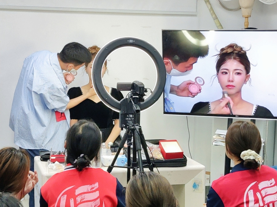 如何畫好千金妝？南寧學化妝到哪去？