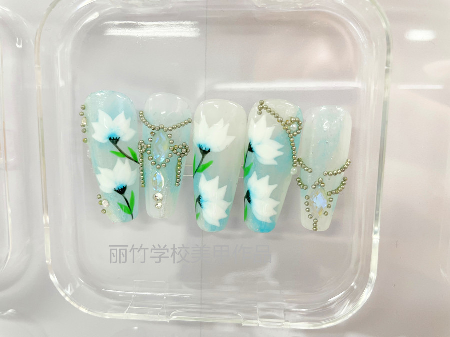 手繪花朵珠鏈美甲，南寧美甲進修深造