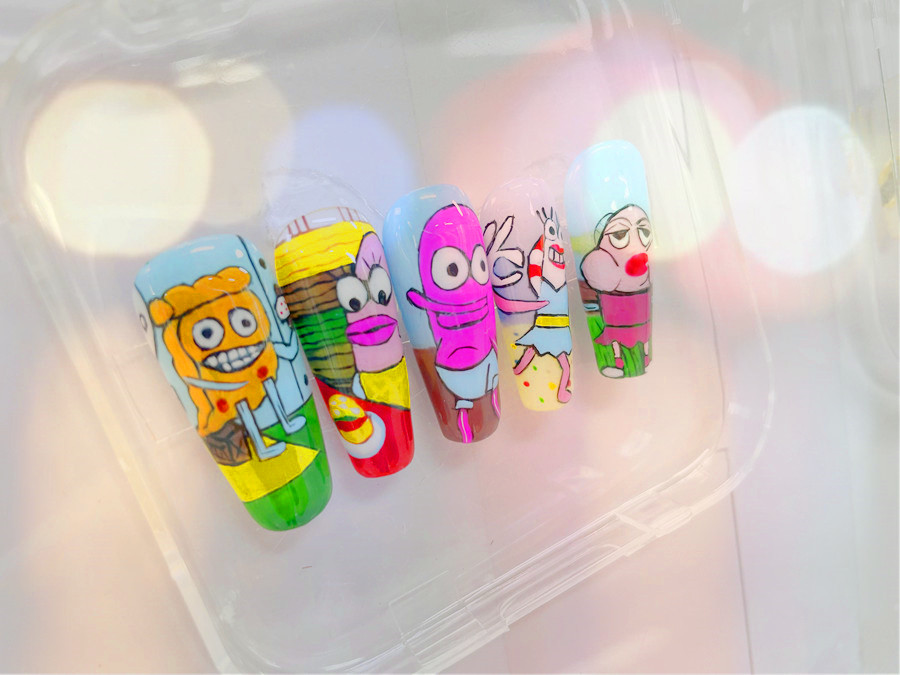 卡通水彩手繪美甲，廣西美甲進(jìn)修提升學(xué)員作品