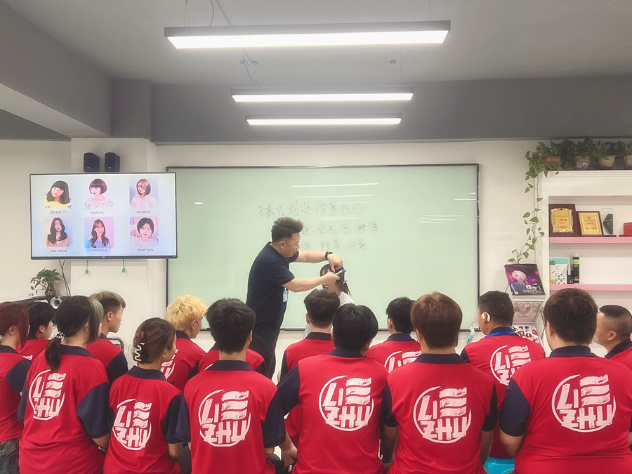 不同臉型適合的劉海類型，南寧剪發(fā)學(xué)習(xí)分享