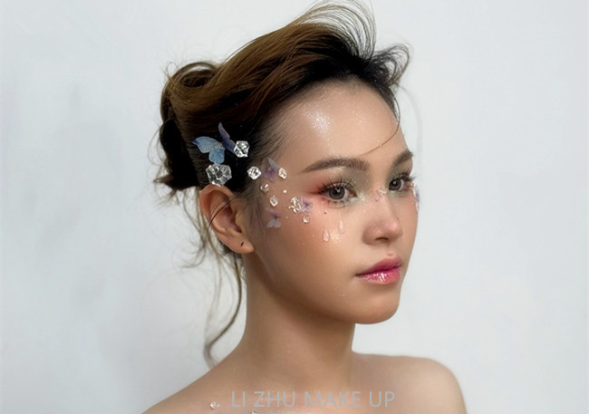 碎鉆氛圍感造型，廣西化妝進(jìn)修深造