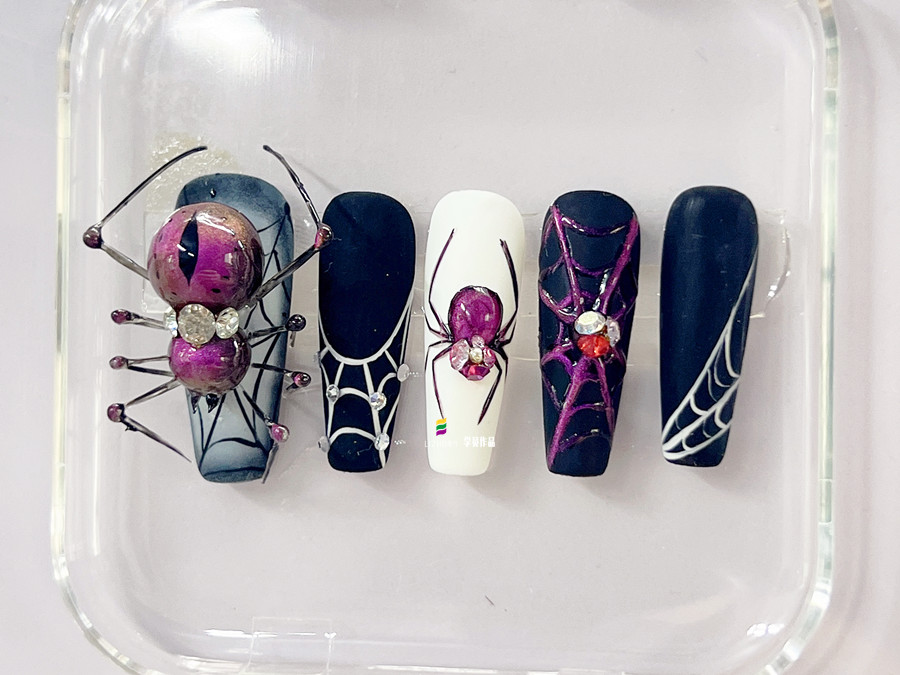 立體蜘蛛辣妹美甲，廣西美甲進(jìn)修深造