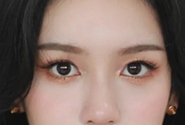 富家千金眼妝調(diào)整思路，化妝入門(mén)初學(xué)者教程