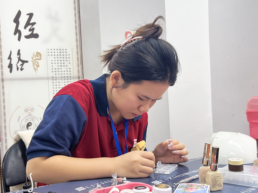 冰粉蝴蝶美甲，南寧美甲技能大賽作品解析