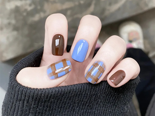 清新藍(lán)格紋美甲，南寧美甲訓(xùn)練