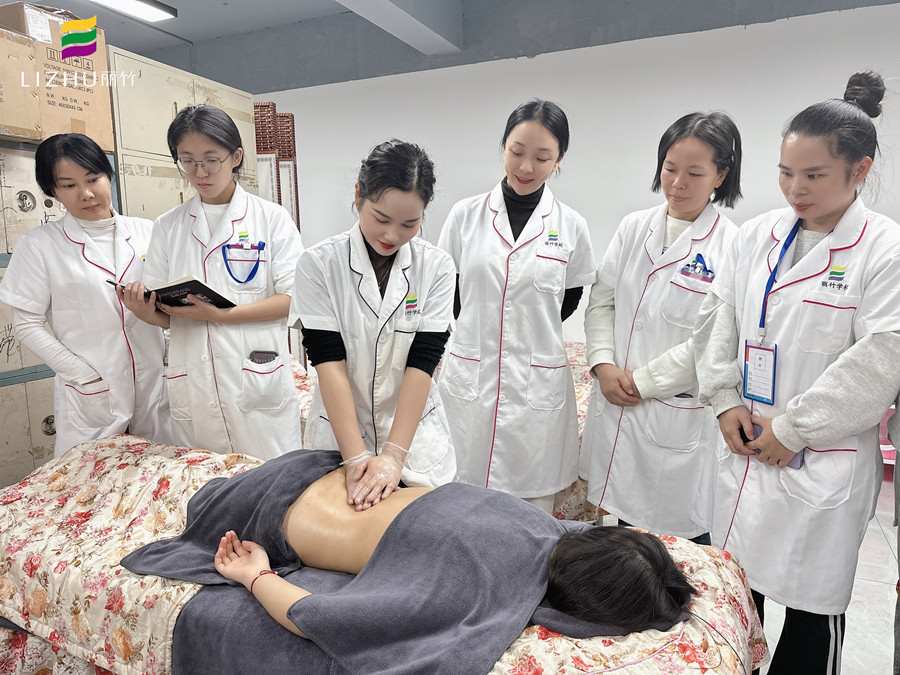 腹部管理，南寧美容健康管理學(xué)校分享