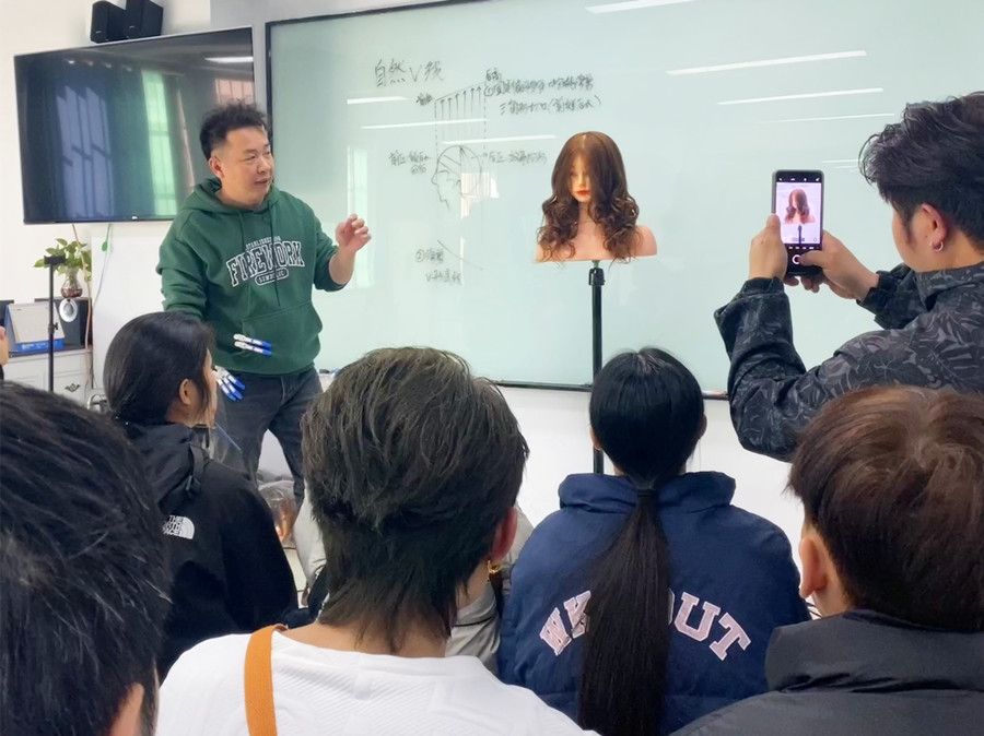 自然V線修剪手法，從零開(kāi)始學(xué)美發(fā)