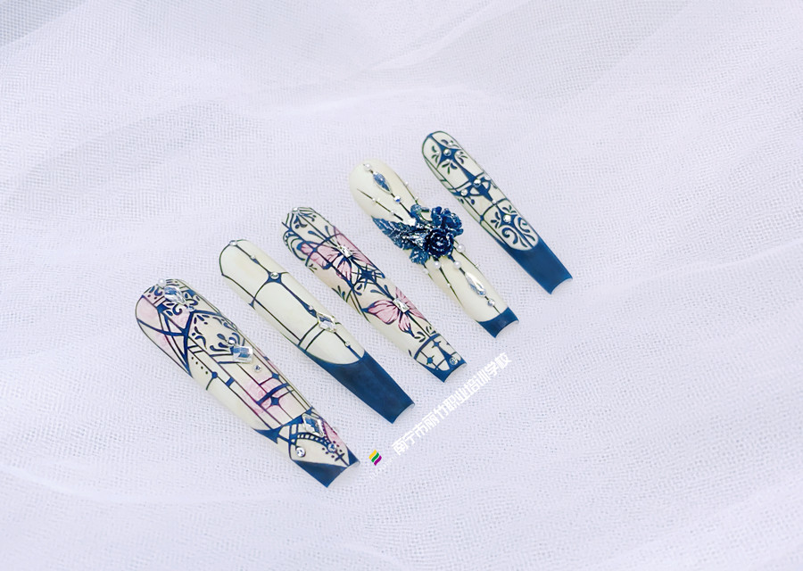 手繪窗花美甲，南寧美甲設計專業(yè)作品